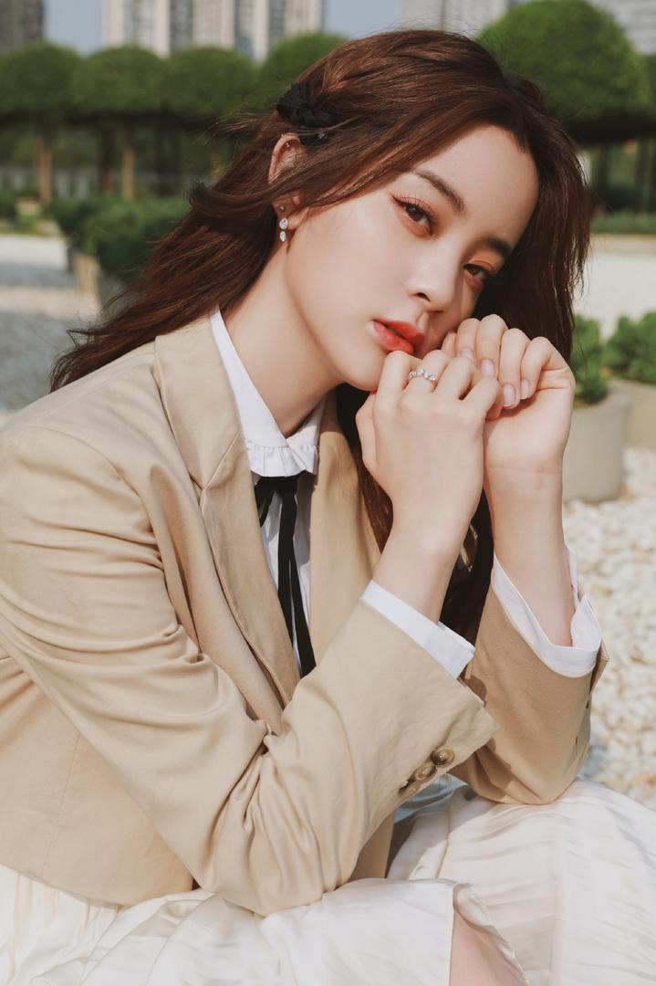 当红花旦欧阳娜娜高清图片