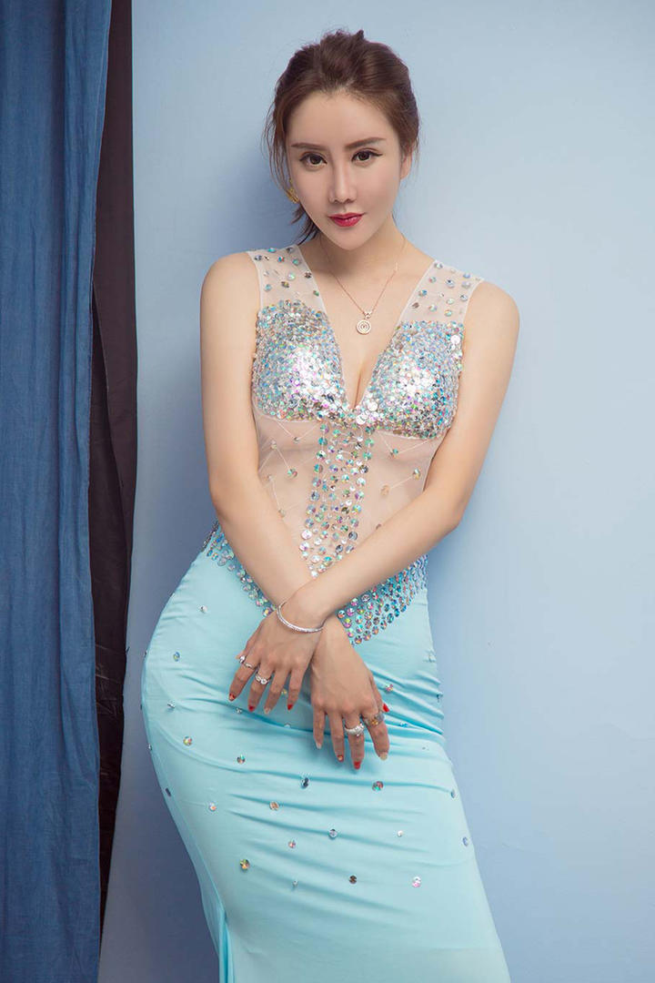 超高清日本性感气质美女明星写真图片