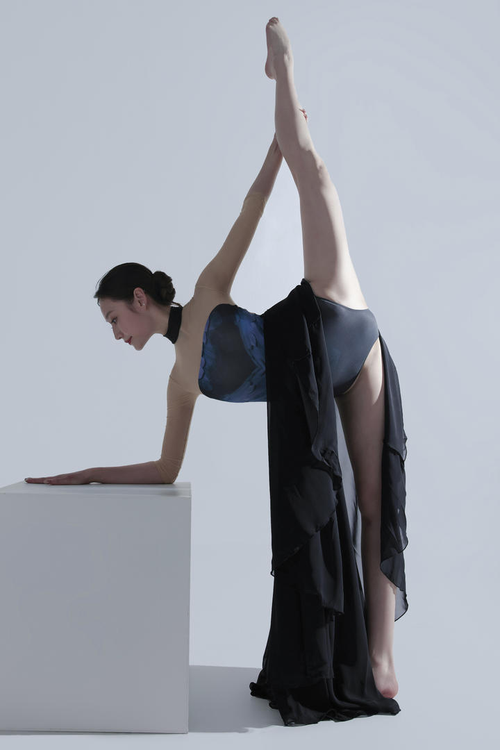 现代舞美模特优人体艺术写真摄影高清图片