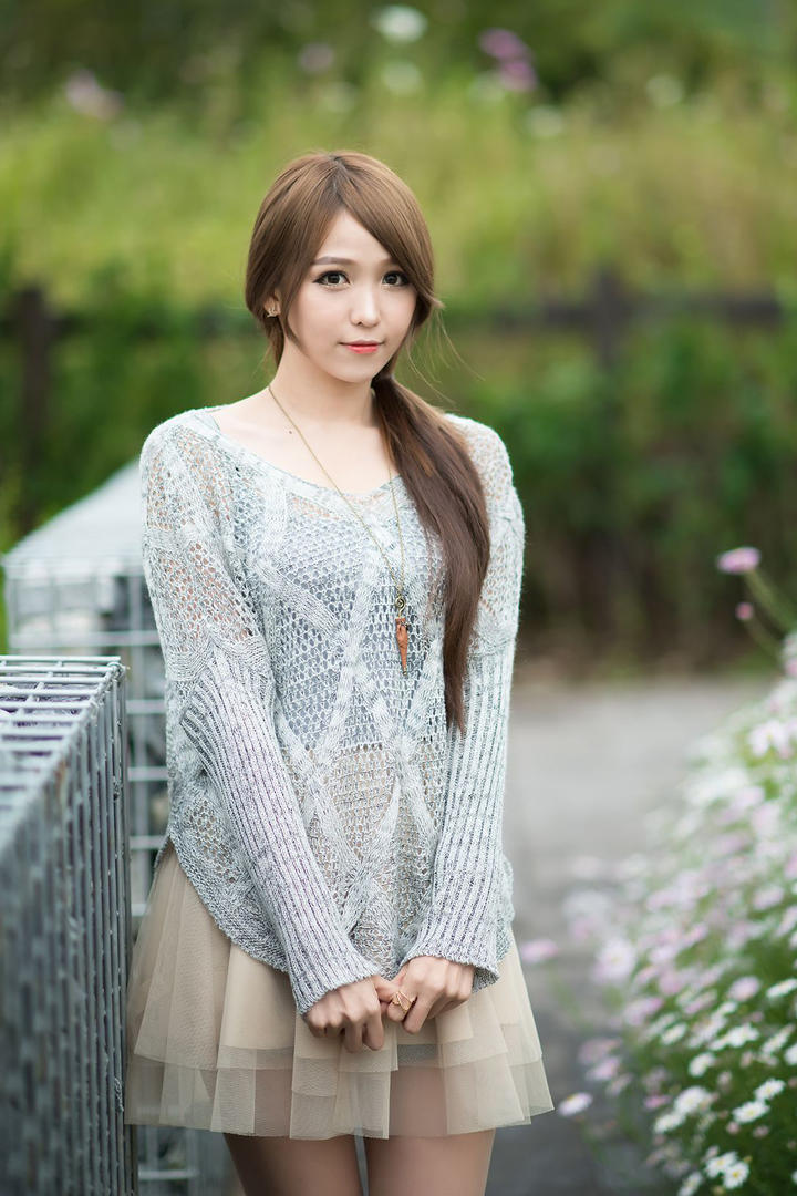 穿着超短裙的高清韩国气质女生图片