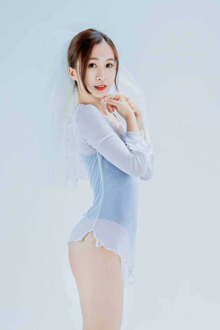 高清唯美美女瑜伽老师佳美个人艺术写真图片