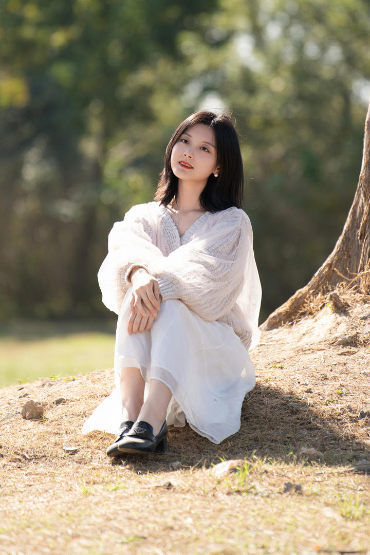 户外人像摄影高清短发清纯女生唯美写真图片