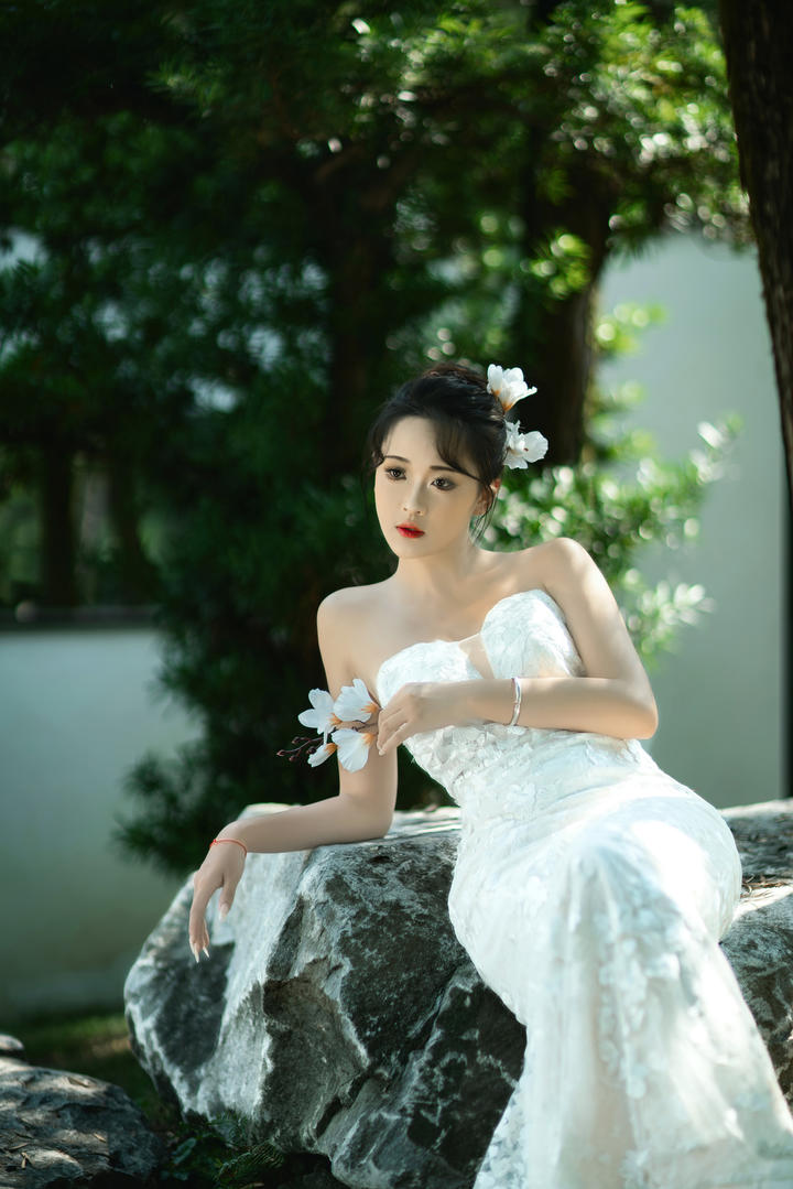 漂亮的新娘子婚纱照艺术写真图片