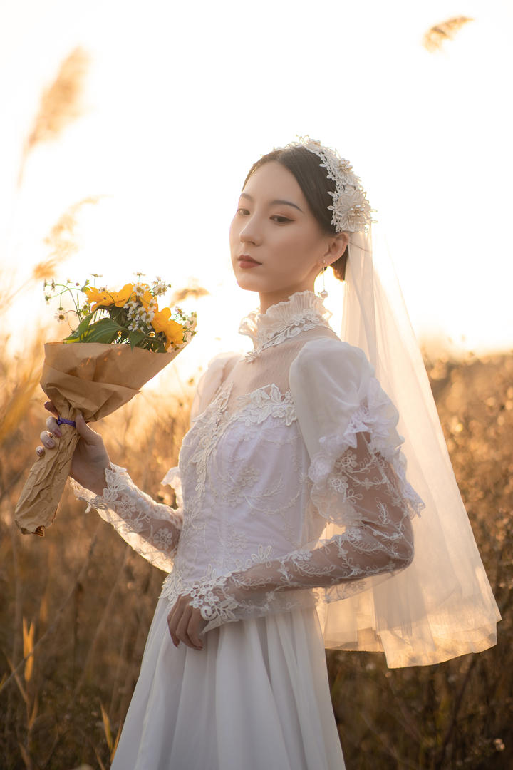 穿着婚纱的女生心雅个人写真艺术照