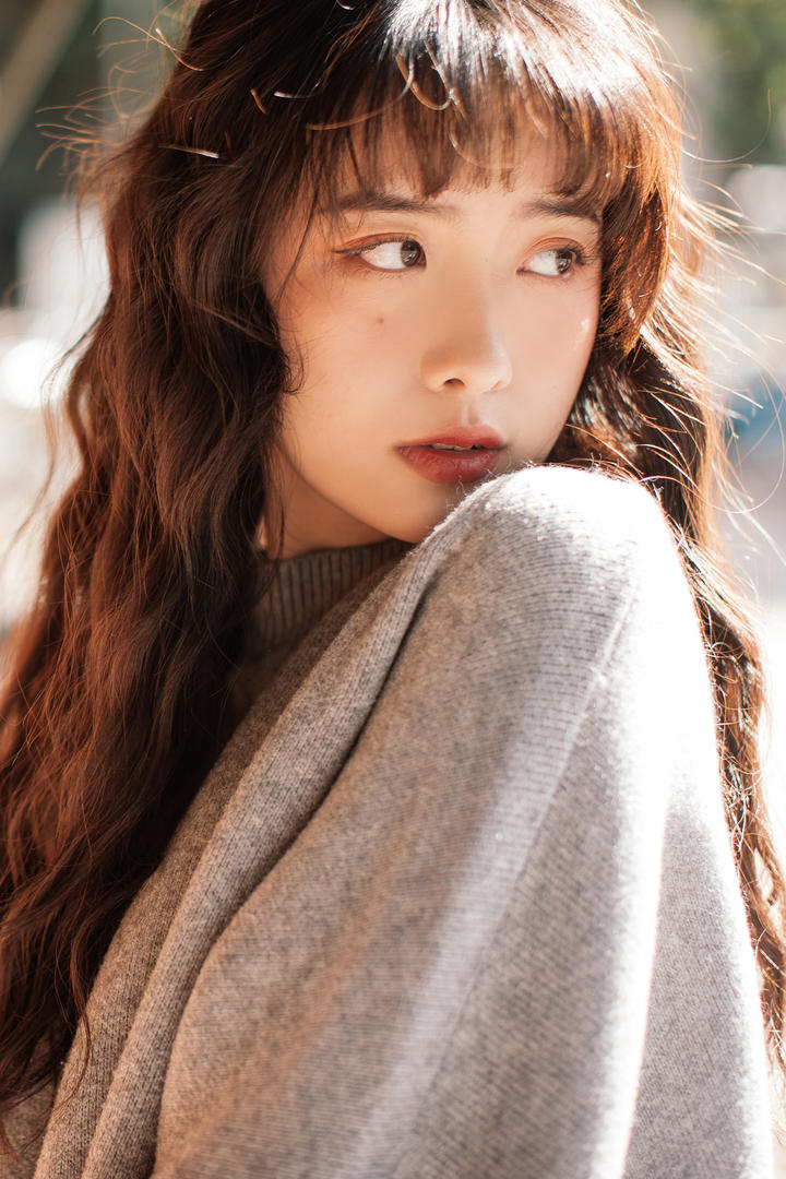 小波浪卷发美女黄子卿美女壁纸图片