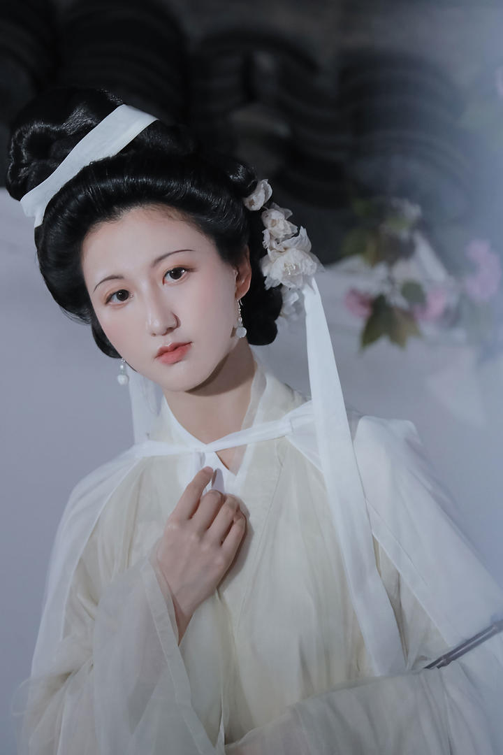 高颜值古风女子图片