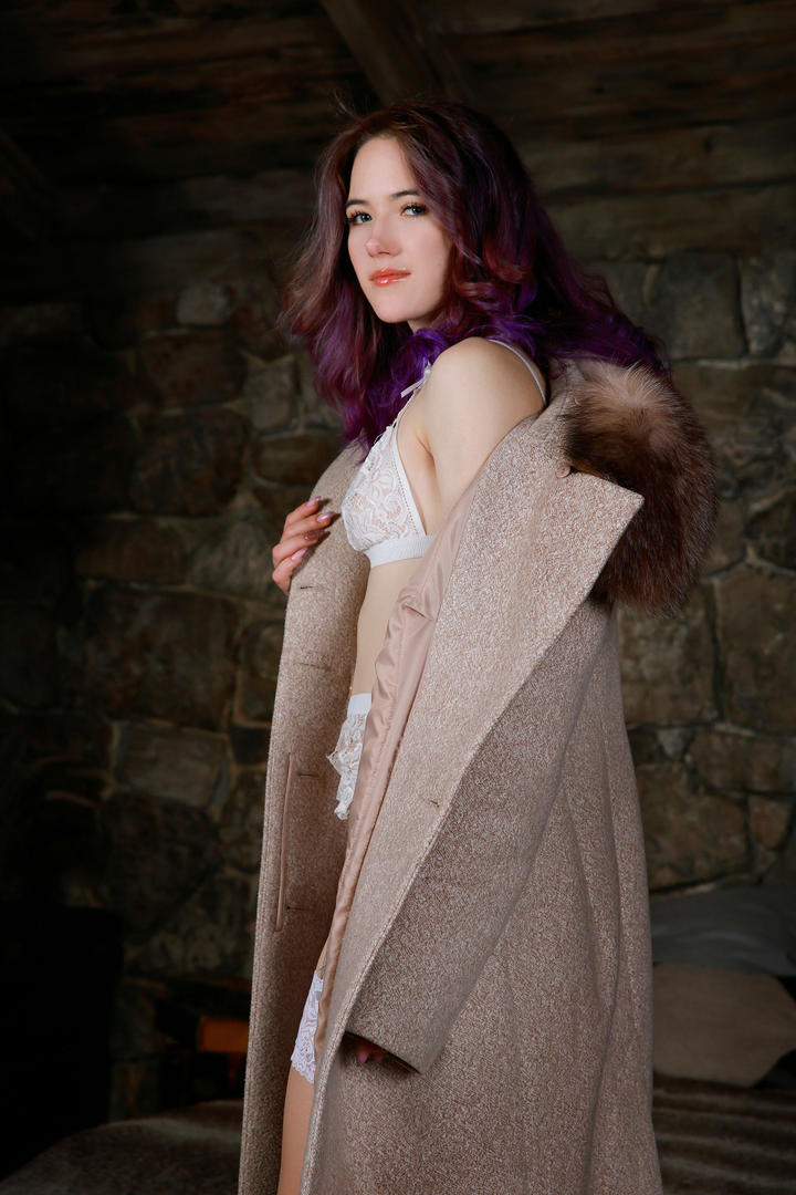 欧美模特脱衣服图片