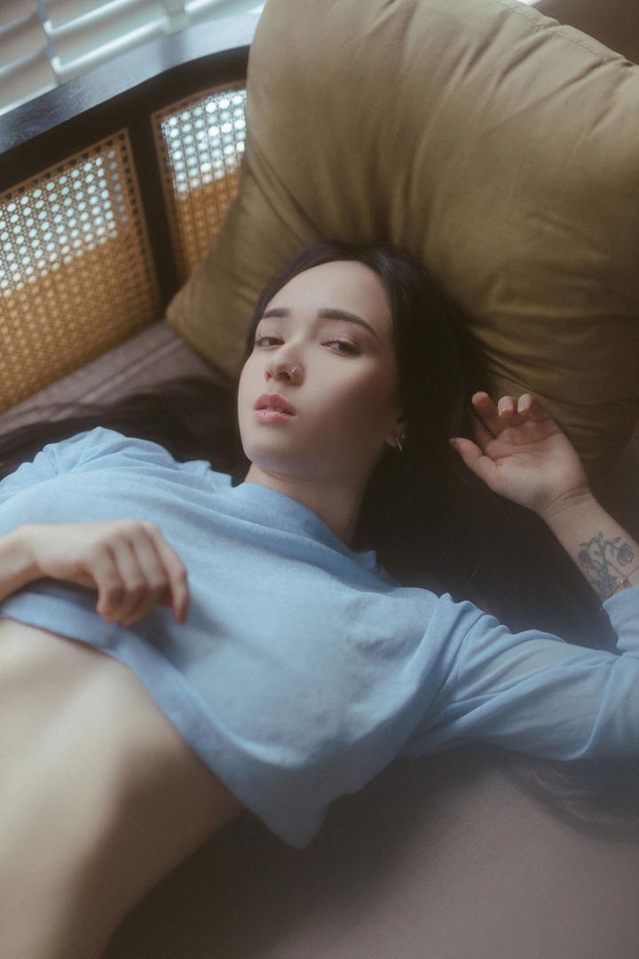 亚洲性感混血美女大胆人体艺术摄影写真图片