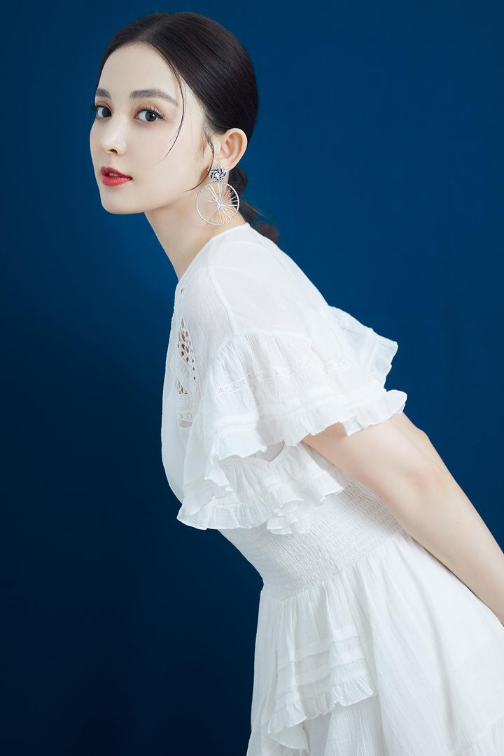 新疆美女明星古力娜扎写真图片