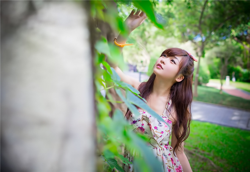 清纯甜美MM迷人可爱户外写真