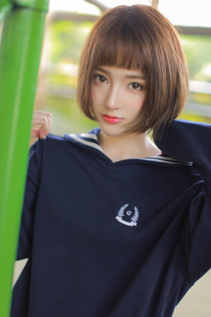 高清制服可爱美女图片