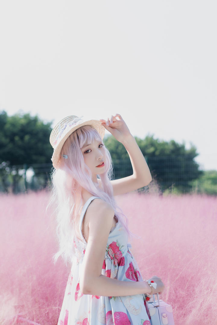 二次元少女主播唯美艺术照图片