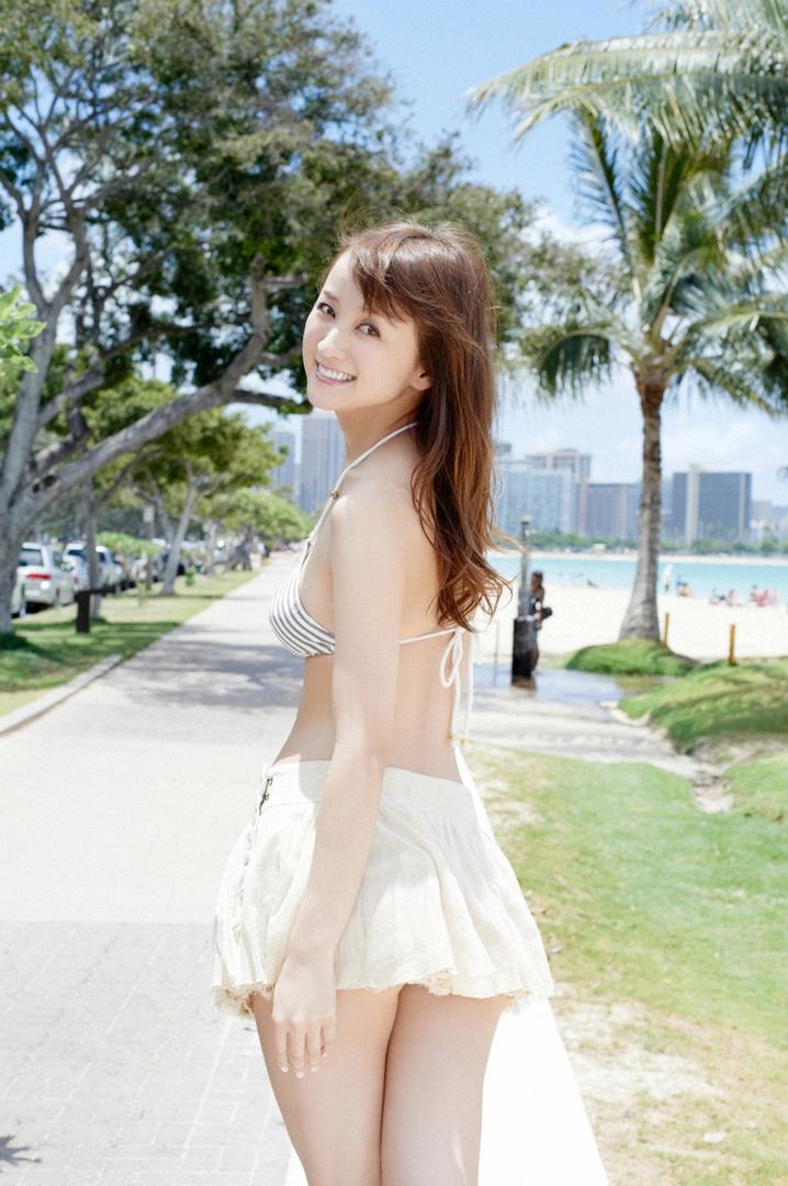 清纯漂亮的超短裙美女高清图片