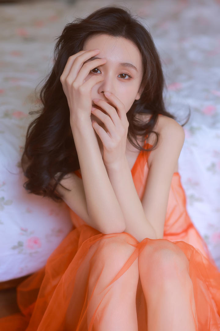 年轻睡衣美女高清无码图片