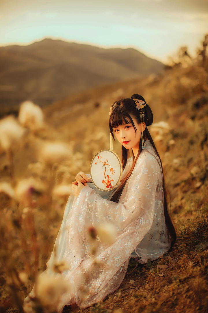 4K超清漂亮汉服小姐姐艺术写真图片