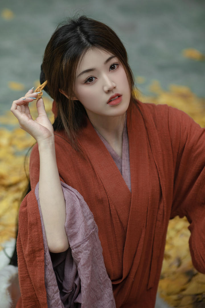 秀人网顶级汉服美女大学生个性艺术照