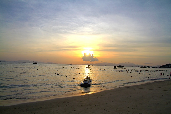 巽寮湾海边夕阳图片