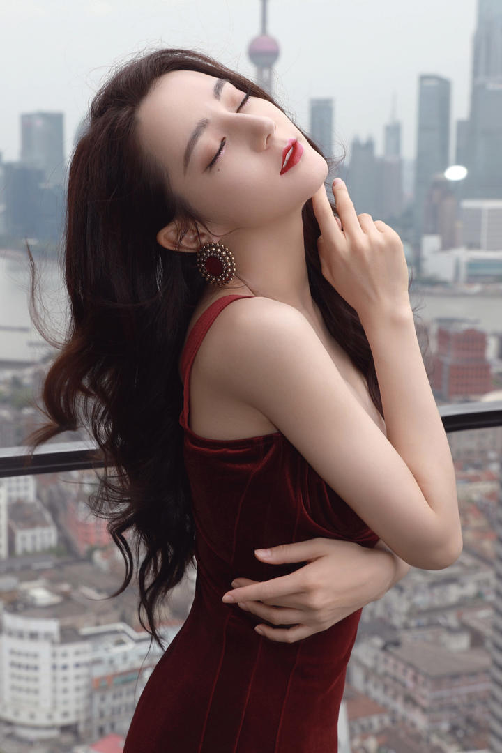 国内美女明星迪丽热巴写真图片