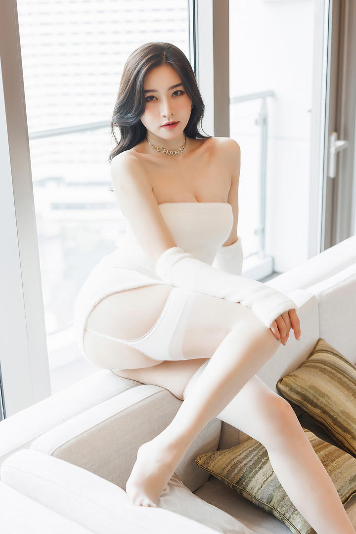 gogo精品国产极品美女大胆私拍套图免费下载