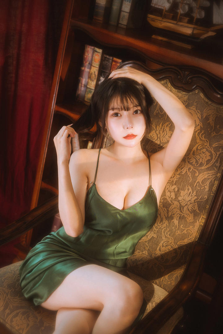 超级好看的睡衣美女性感私房照图片