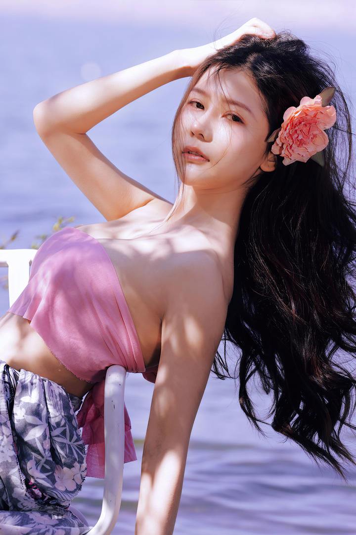 清纯比基尼美女尹甜甜海边度假写真套图