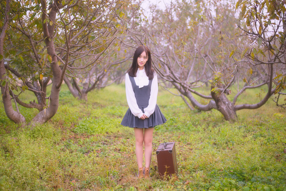 可爱少女的户外写真