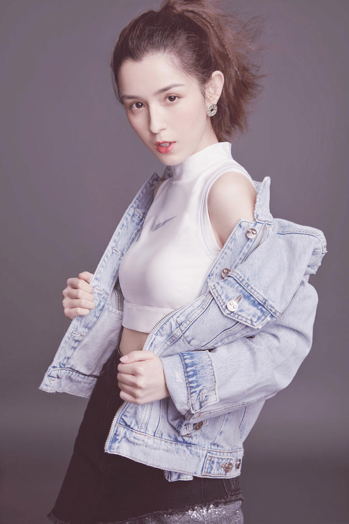 女演员哈尼克孜个人艺术照