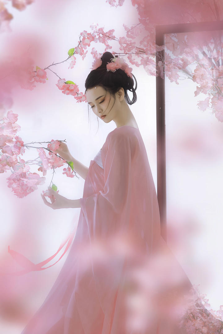 中国唯美宋代古装汉服美女壁纸高清图片