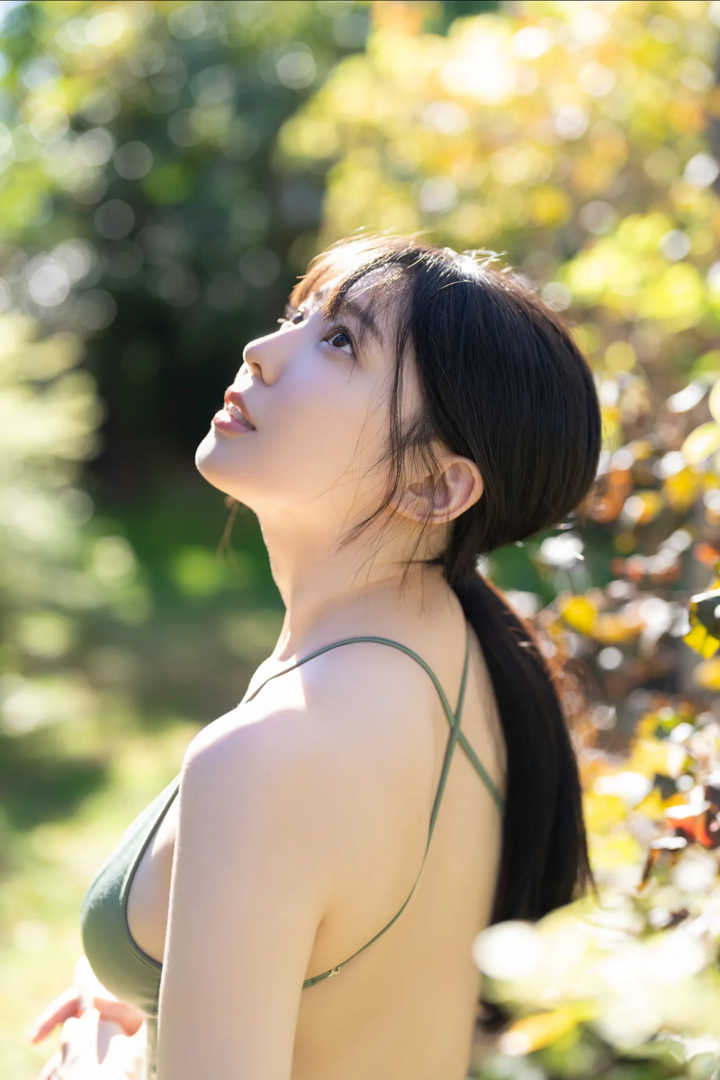 日本透明泳装美女