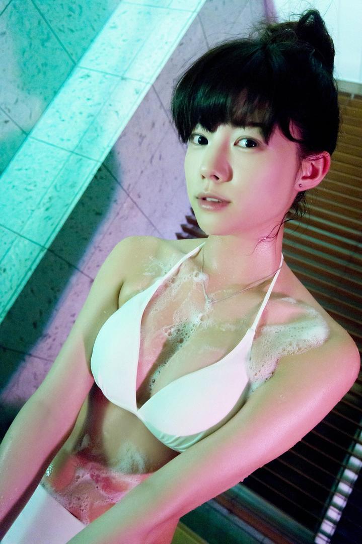 洗泡泡浴的日本性感美女大胆GOGO人体图片