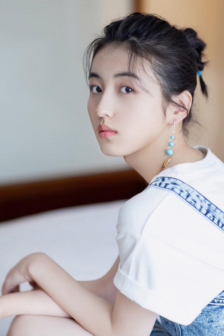 高清气质美女明星张子枫