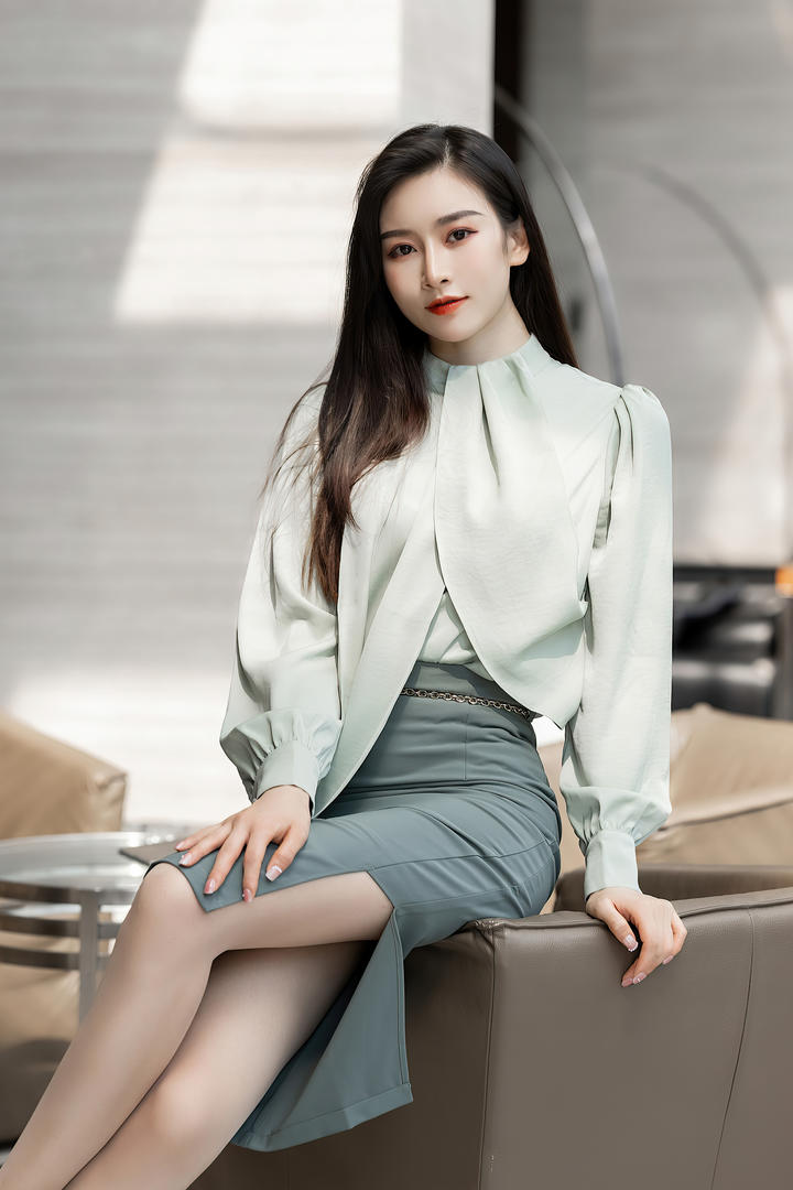 穿搭时尚的日韩模特Vanessa优雅写真图片