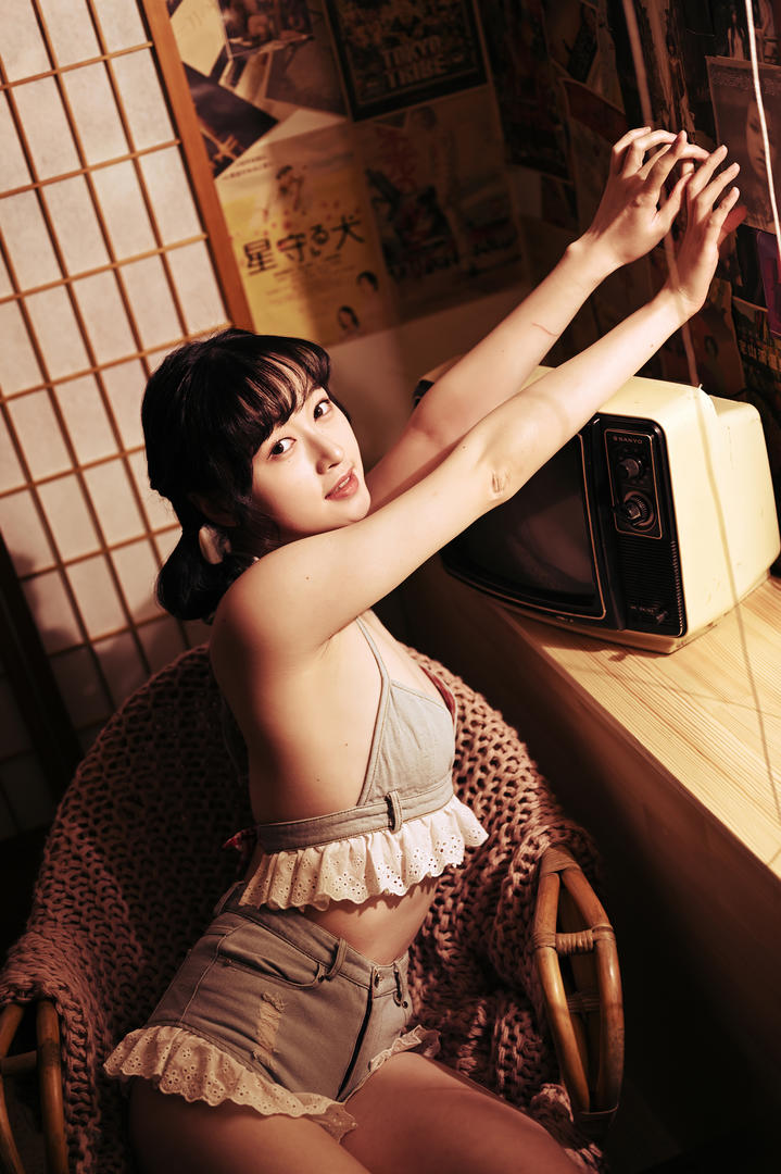 清纯性感的甜美女生京京写真图片