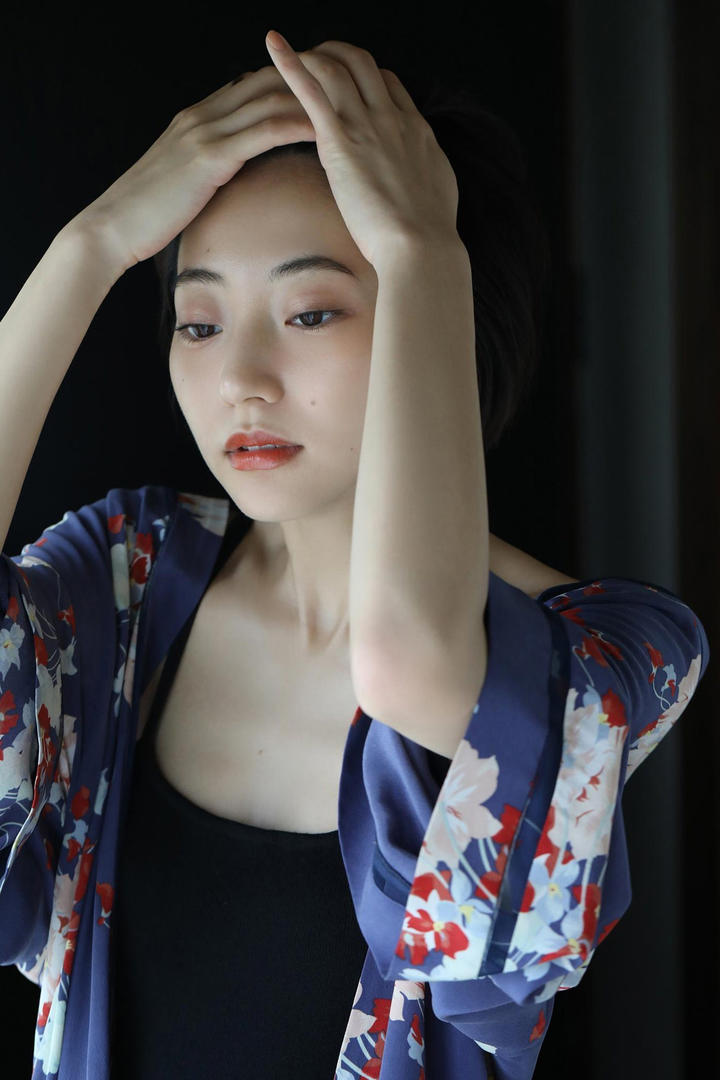 亚洲精品一二三四日本无吗清纯睡衣美女