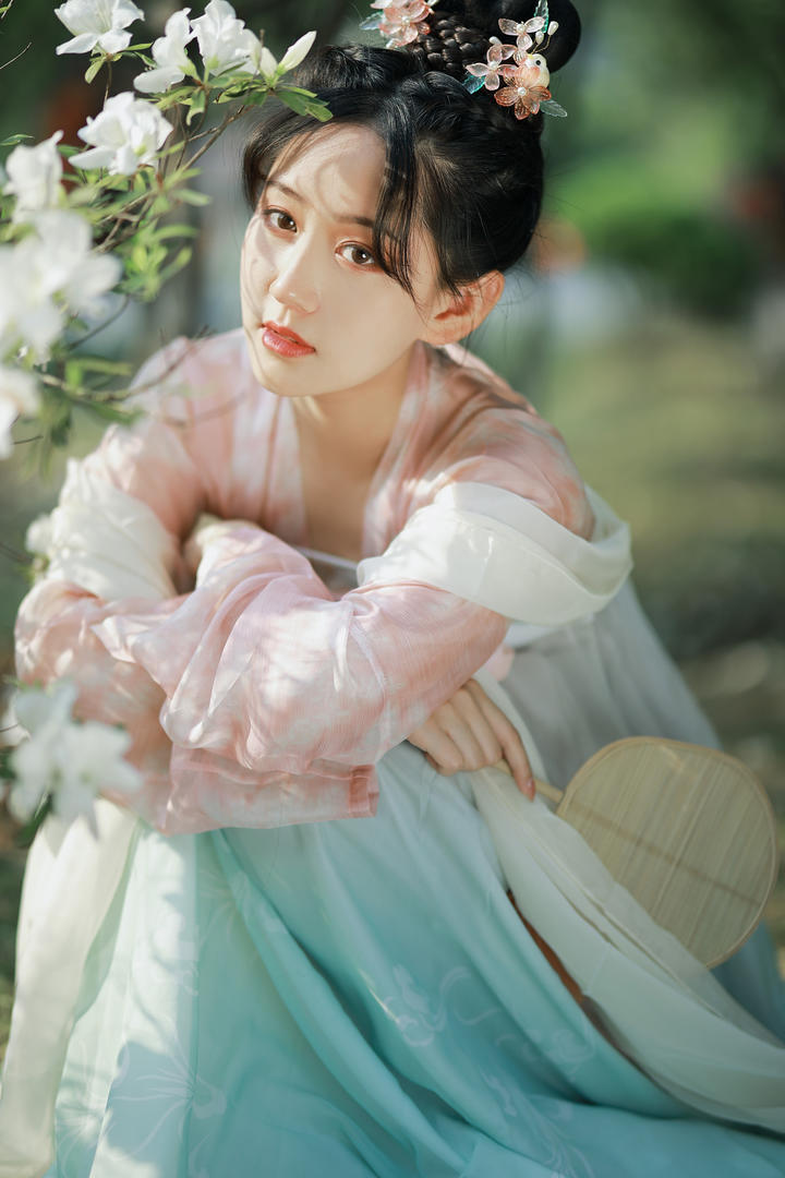 古典气质淑女唯美艺术照图片