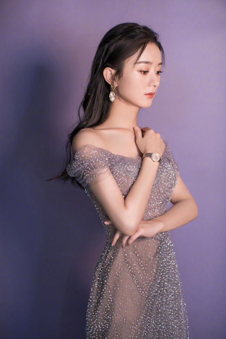 赵丽颖镶钻长裙妩媚动人写真图片