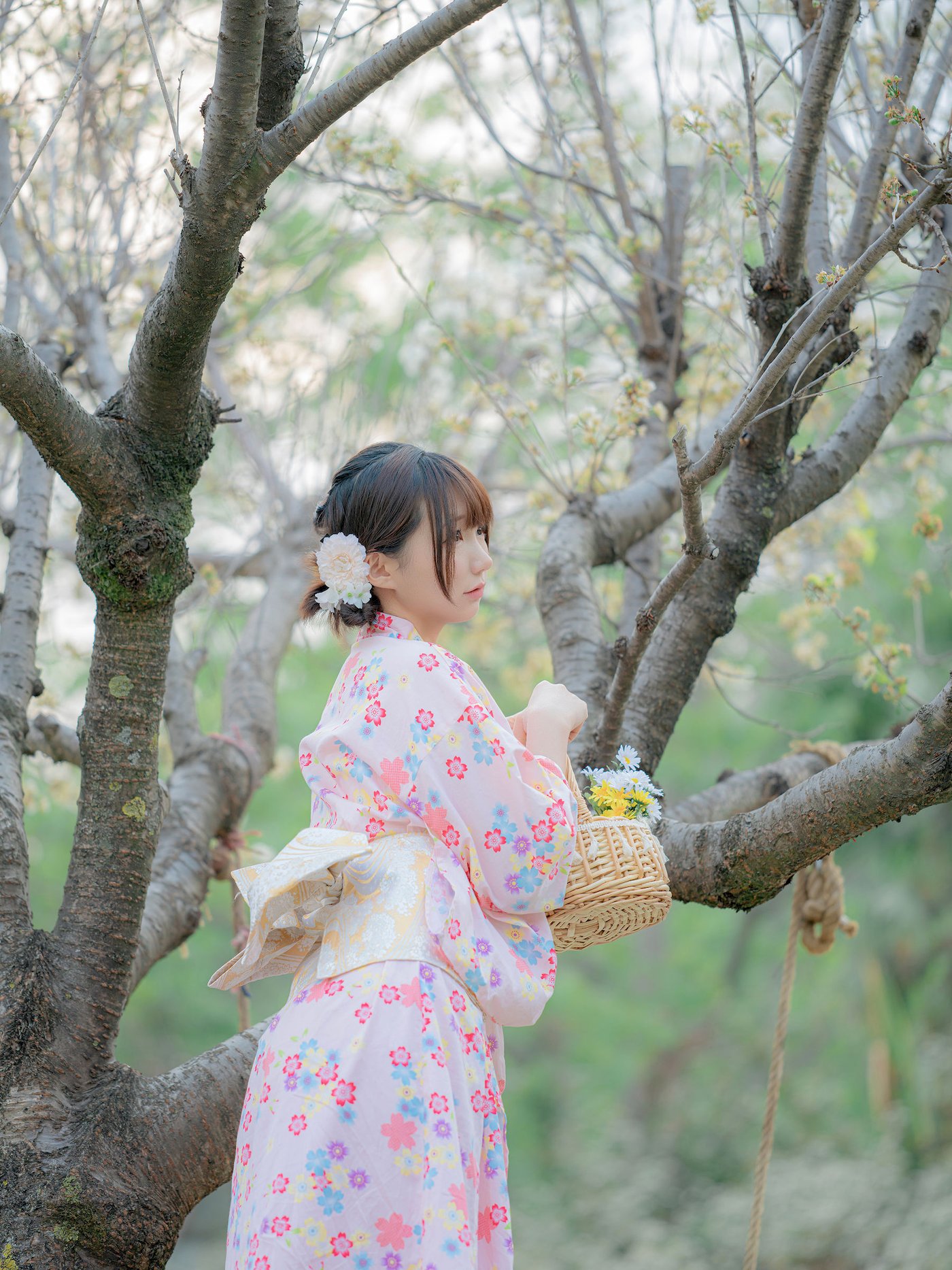 Nagisa魔物喵和服着装娇小身材童颜可爱写真