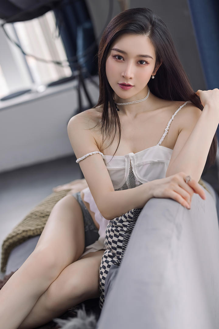 久久亚洲精品日韩极品美女高清写真图片