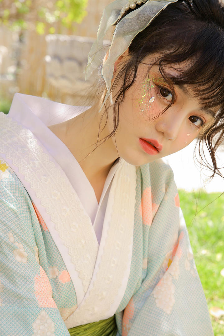 清纯可爱的极品古典美女写真