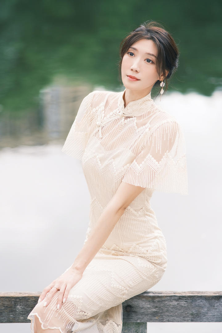 江南水乡优雅气质美女艺术写真图片