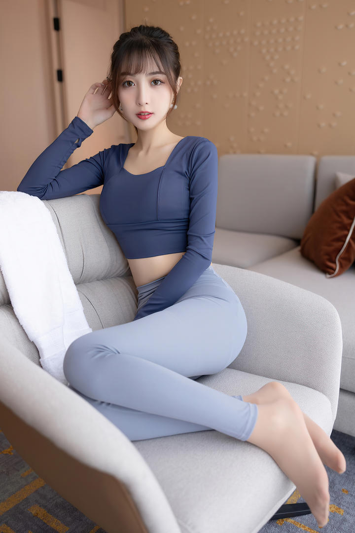 秀人网紧身裤美女性感私拍套图下载