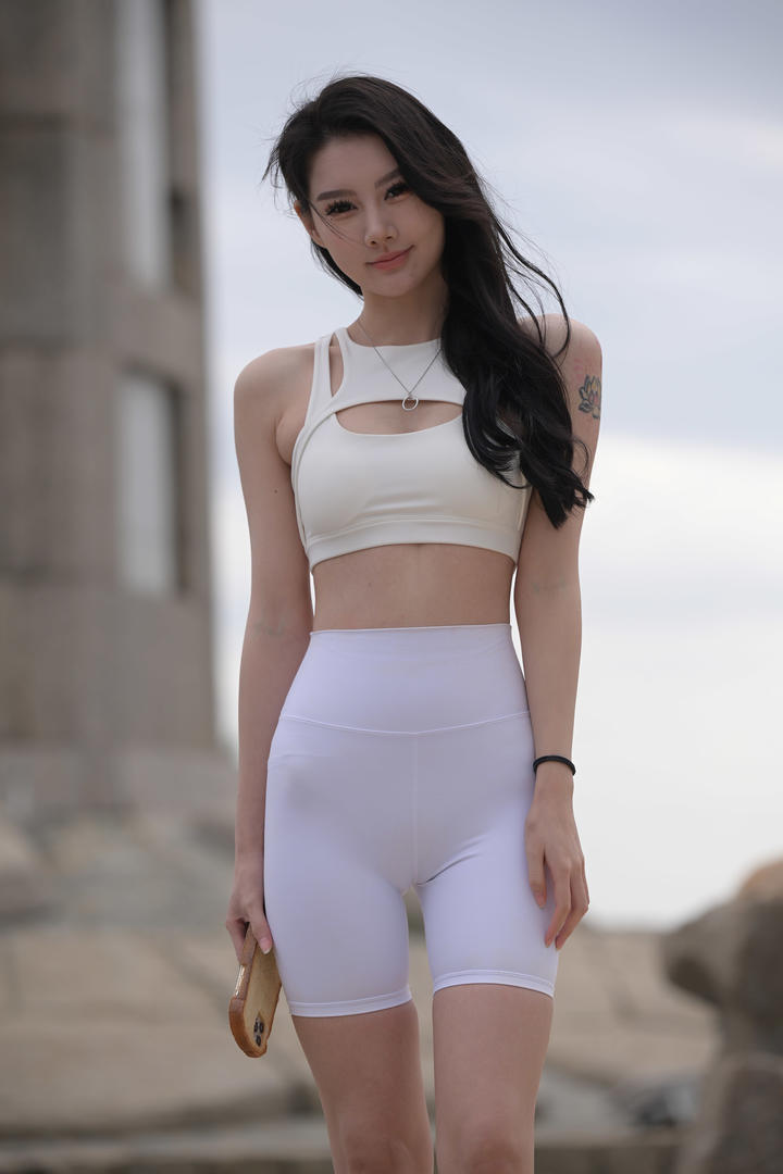 美女模特穿紧身裤壁纸写真图片