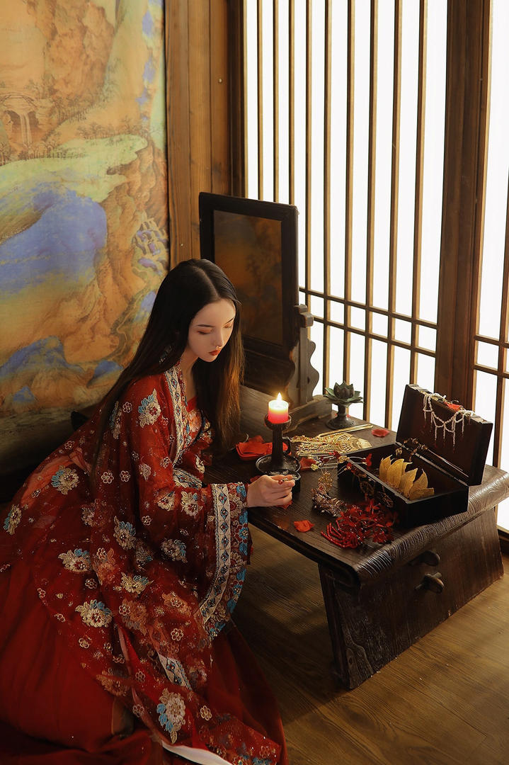 美女新娘古装艺术写真图片