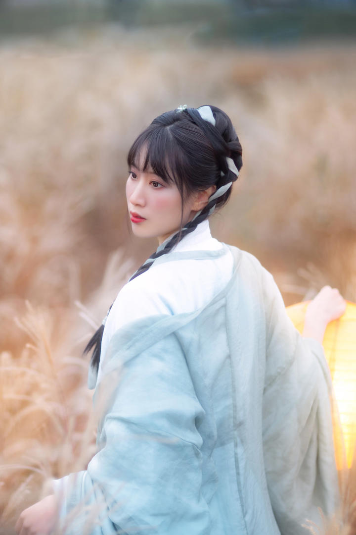 4K超清古装汉服美女户外艺术写真图片