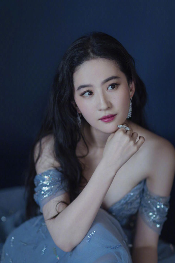 中国美女明星刘亦菲图片气质优雅美女写真图片