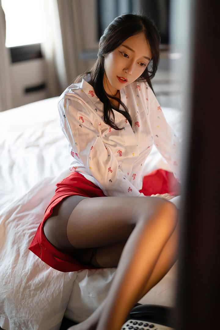 超高清推女郎国产美女私拍套图