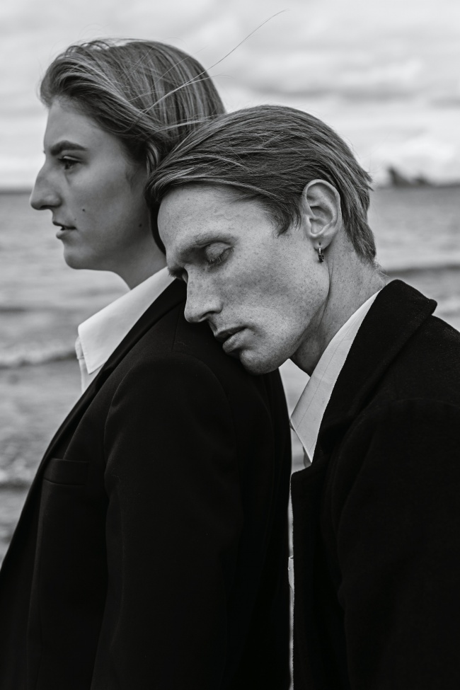 黑白情侣装情侣写真图片