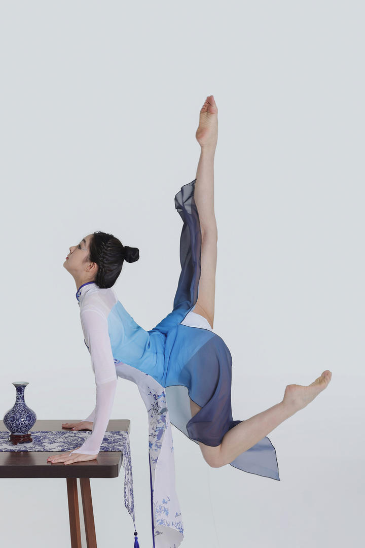古装瑜伽美女人体艺术摄影图集
