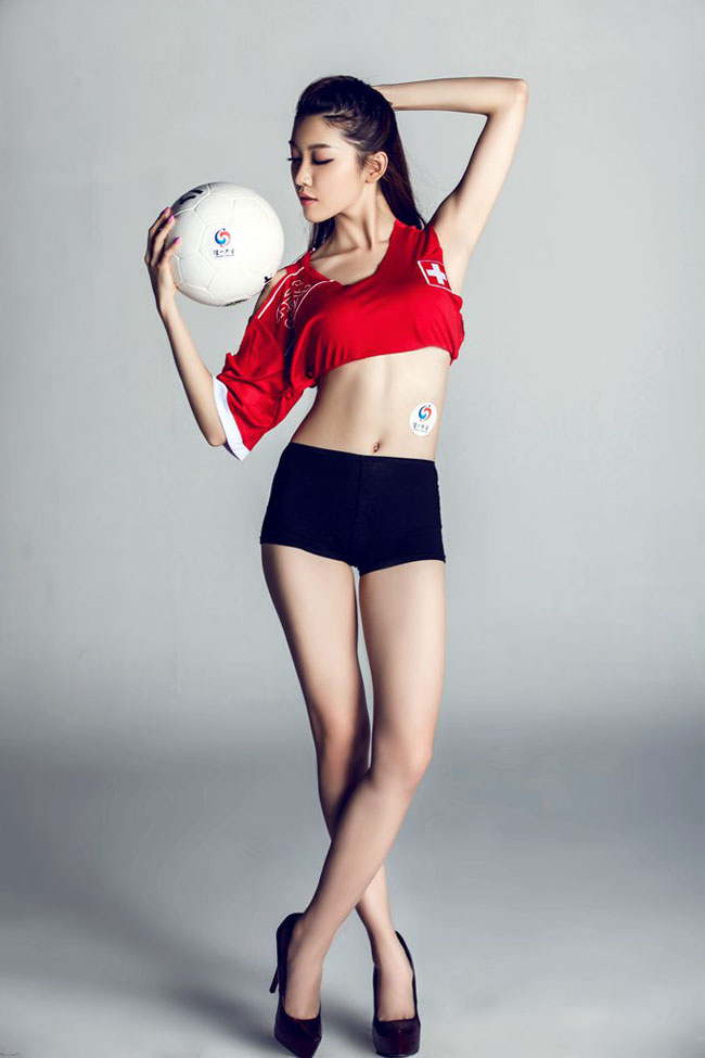 红色世界的甜美精灵-陈诗翘