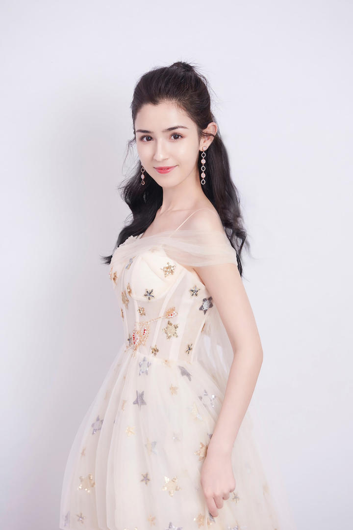 中国新疆美女明星哈尼克孜唯美写真图片